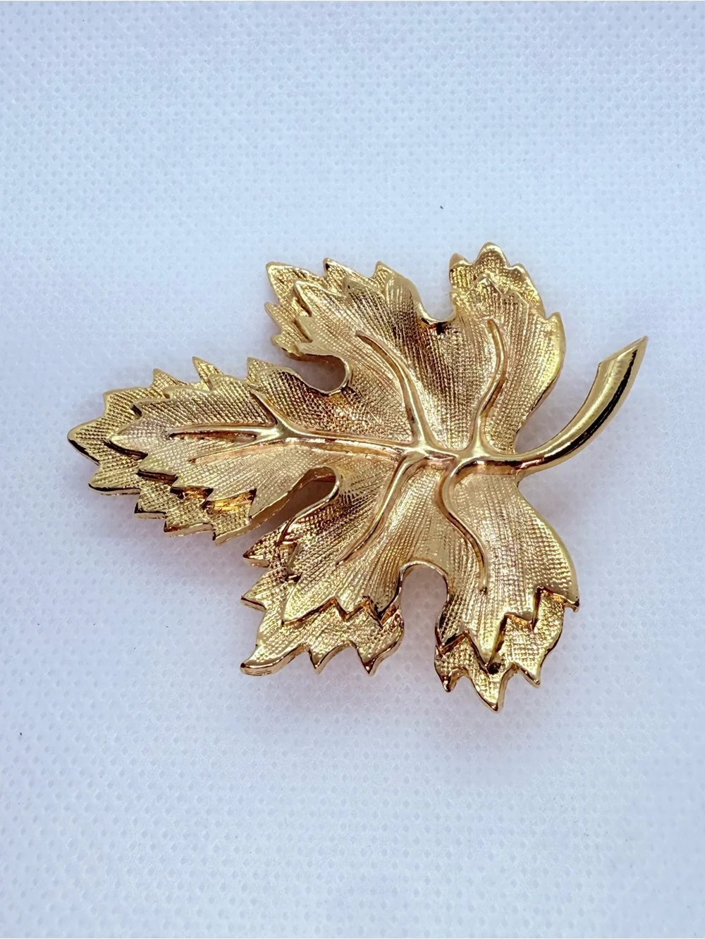 Vintage Gold Tone Textured Maple Leaf Statement Brooch Pin